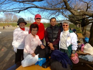 Before the games began, Kayoko (in pink) Keiichi, Jim and Barbara met up with others to play in the event.
